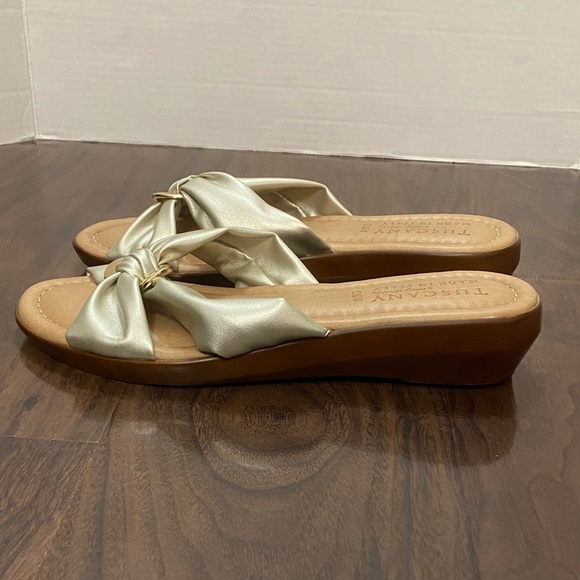 Easy Street Tuscany Cella Gold Bow Slide Sandals Champagne - Picture 4 of 10